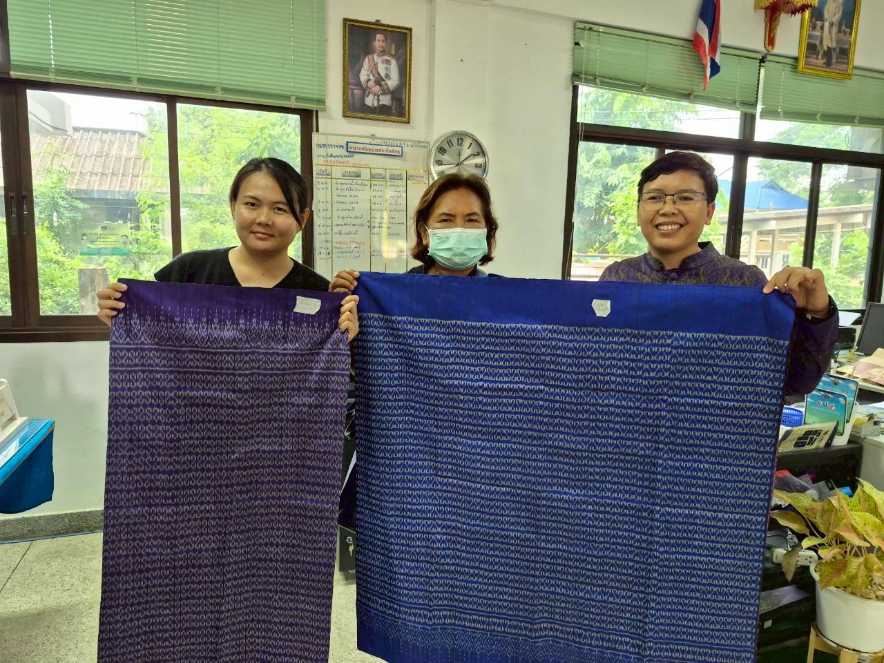 🧵 พช.แวงใหญ่ : รับมอบผลงานกลุ่มทอผ้าเข้าประกวดลายผ้าพระราชทาน ประจำปี 2569